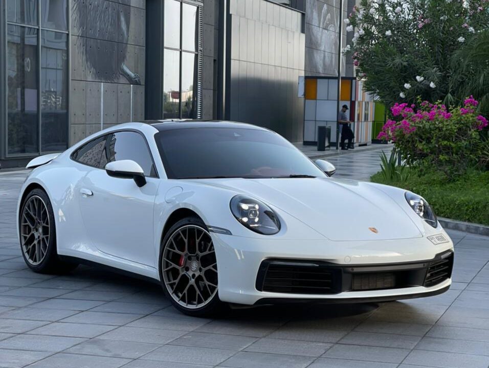 Tips To Choose The Perfect Luxury Car For A Special Occasion